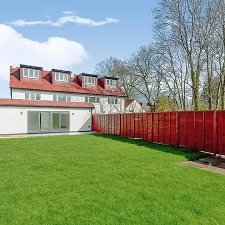 1 Orchard Farm Cottages Sleeps 10, Open Plan Kitchen & Large Garden East Grinstead Exterior photo