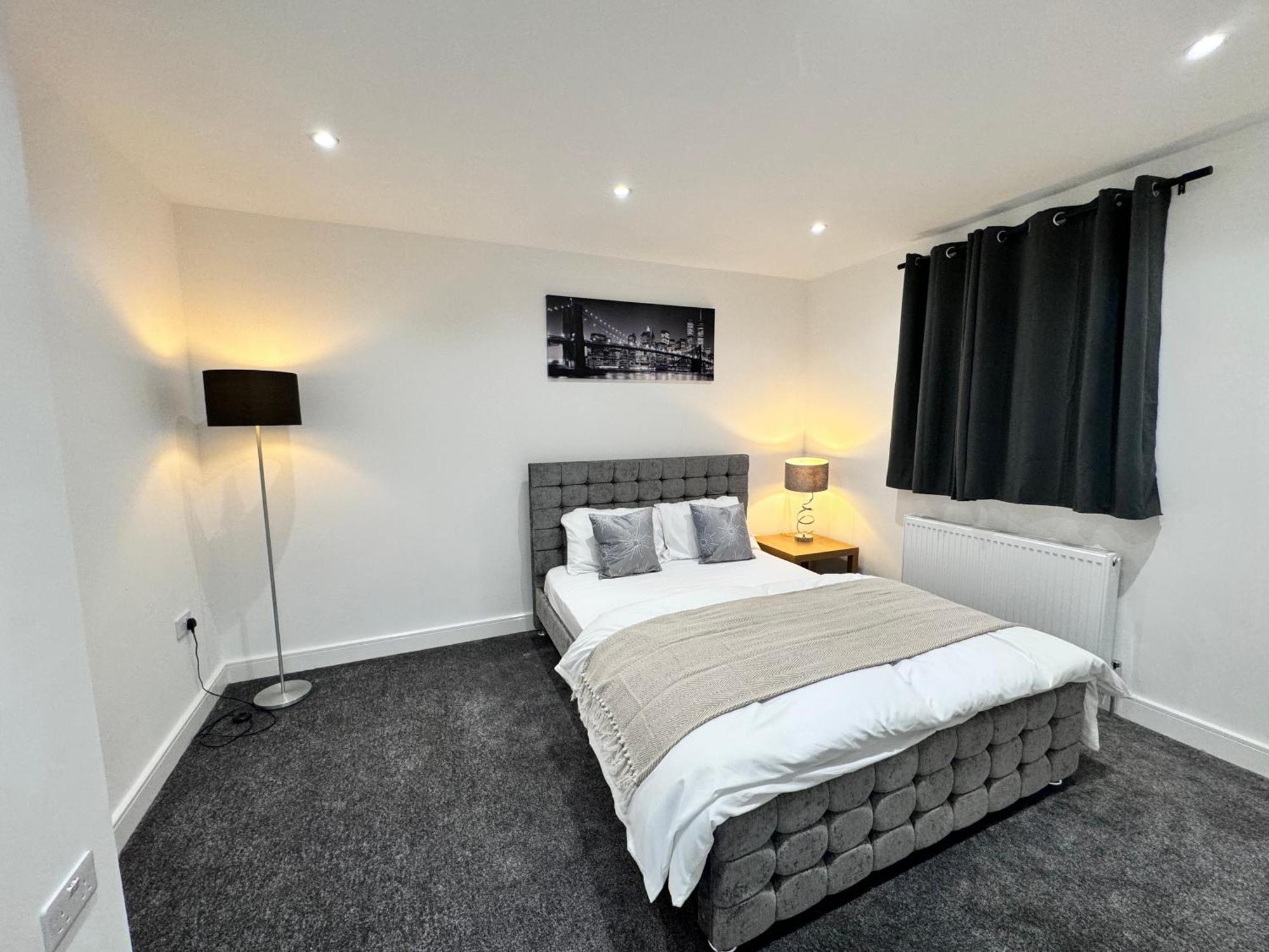 1 Orchard Farm Sleeps 10, Open Plan Kitchen & Large Garden Holiday home